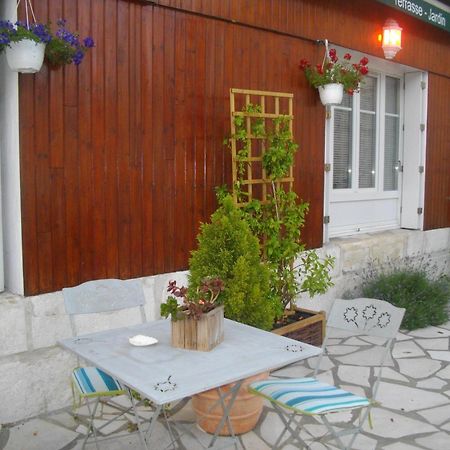 Le Parisien Hotel Saintes Exterior foto